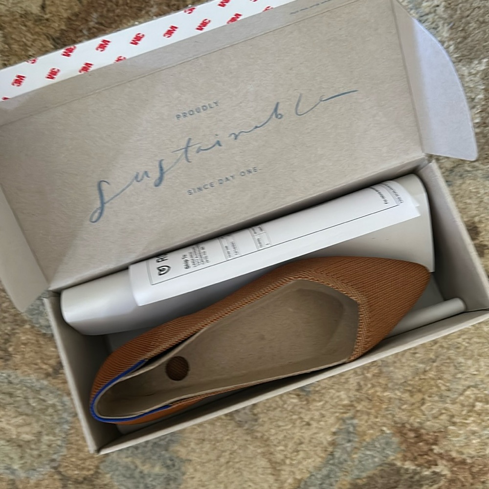 Rothy’s Flats New and in box size 7 1/2 color Fawn